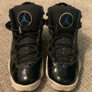 Authentic Jordan black and blue shoes •7.5 womens•